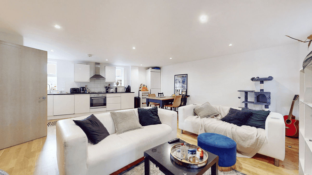 Cadogan Terrace, London, E9 - Photo 1