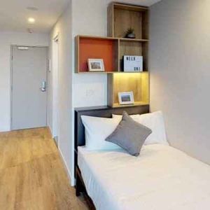 Studio Large with Balcony - Photo 2