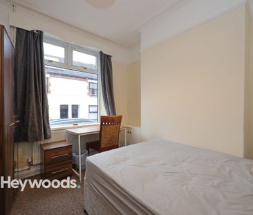 4 bed terraced house to rent in Hill Street, Newcastle-under-Lyme, ... - Photo 6