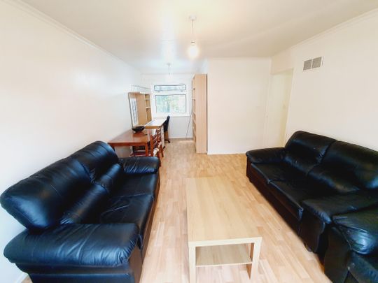 Leahurst Crescent, Birmingham - Photo 1