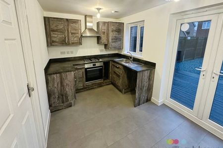 Austacre Way, LINCOLN - Photo 3