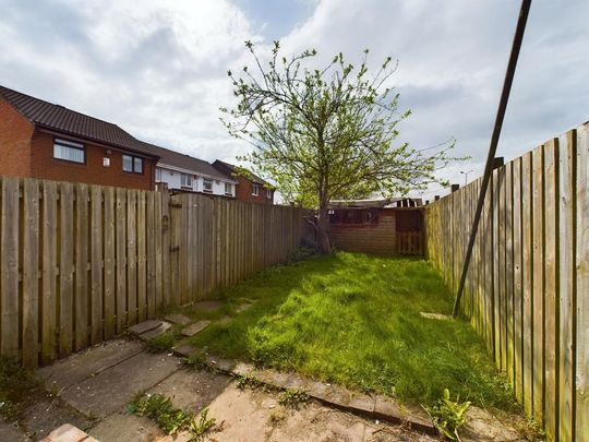 2 bedroom end of terrace house to rent - Photo 1