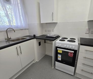 2 Bed Maisonette, Rounton Road, E3 - Photo 2