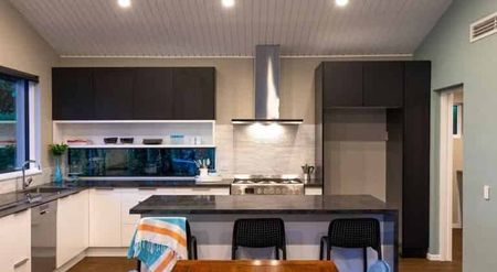 Avonhead, 5 bedrooms - Photo 4