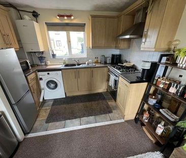 Buckleaze Close, Trowbridge, Wiltshire, BA14 - Photo 3