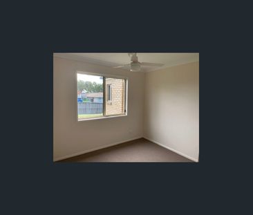 Well-Presented Home in Convenient Waterford Location - Photo 4