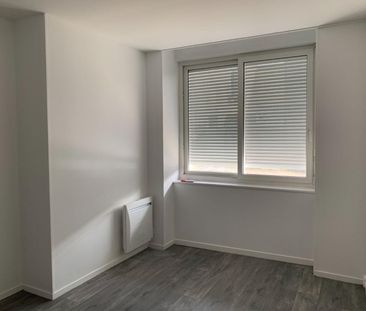 Appartement de type II composé d'un séjour-cuisine, une chambre, sa... - Photo 5