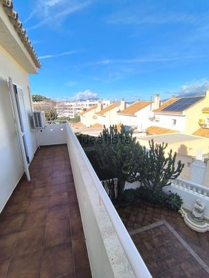 Alquiler de chalet adosado en Calle Arquitectos s/n - Photo 1