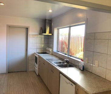 3 Bedroom House in Handy Location - Photo 4