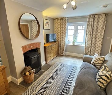 4 bedroom semi-detached house to rent - Photo 2