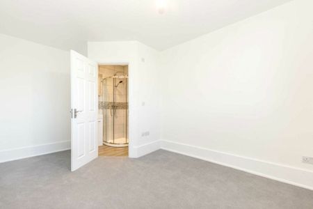 Station Road, Hampton, TW12 - Photo 3