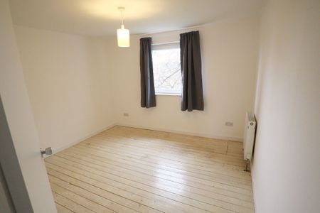 2 Bed, Flat - Photo 5