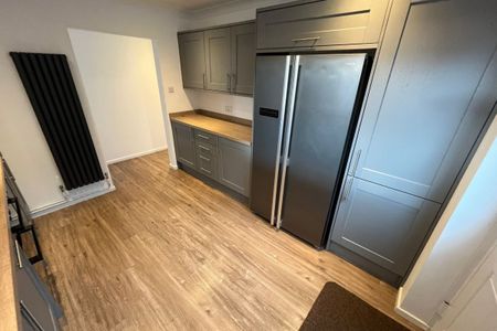 Wheatacres - Photo 3