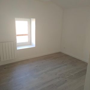 APPARTEMENT T3 CENTRE VILLE - LA VERPILLIERE - Photo 2