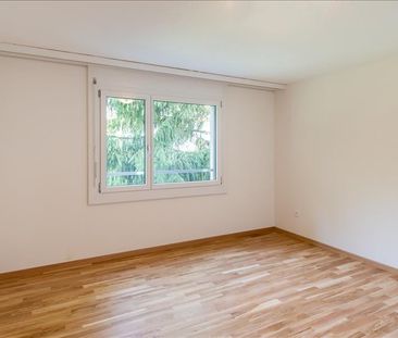 "Geräumige Familienwohnung in ruhigem Quartier!" - Photo 6