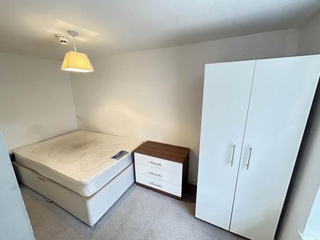 1 bedroom flat to rent - Photo 4