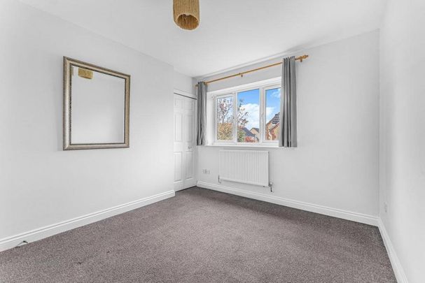 2 bedroom end of terrace house to rent - Photo 1