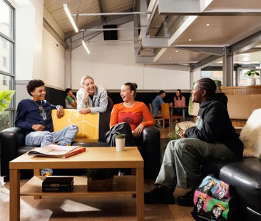 1 bedroom in a flat share to rent - Photo 3