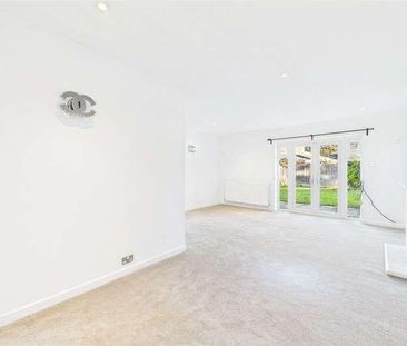 Pendragon Way, Camberley, Surrey, GU15 - Photo 3