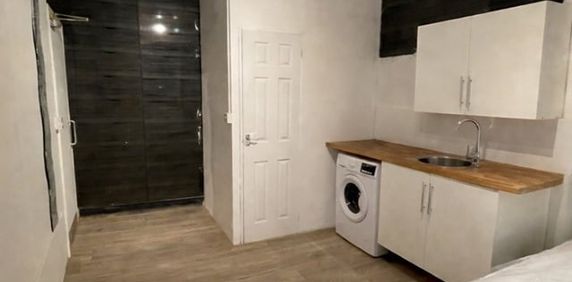 Studio Flat, Southampton Road, NW5 - Photo 2