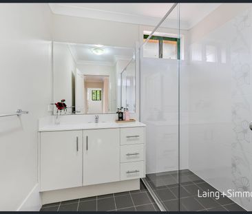 Spacious & Stylish Family Home in Quiet Cul-de-Sac - Photo 5