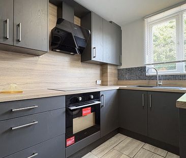 Newly Renovated 4 Bedroom Student Property - Photo 5