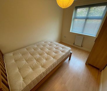 2 bedroom ground floor flat to rent - Photo 2