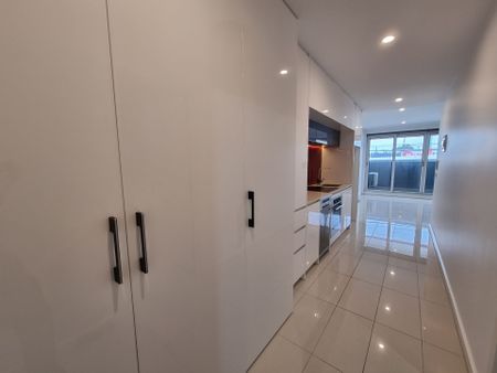 Stylish Apartments in Prime Location - Photo 5