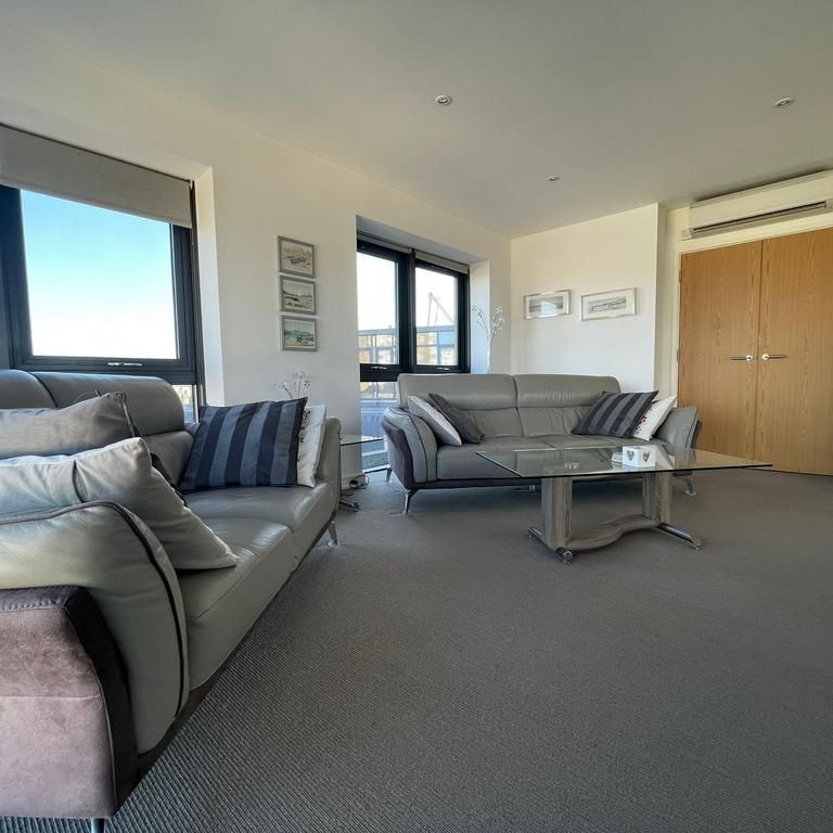 2 bedroom penthouse to rent - Photo 1