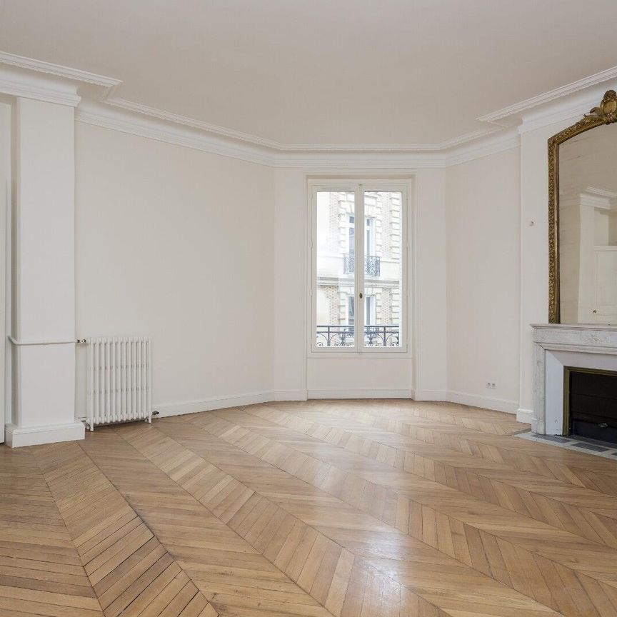 location Appartement T4 DE 138.8m² À PARIS - Photo 1