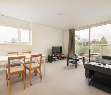 2 bedroom flat to rent - Photo 2