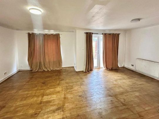 4 bedroom terraced house to rent - Photo 1