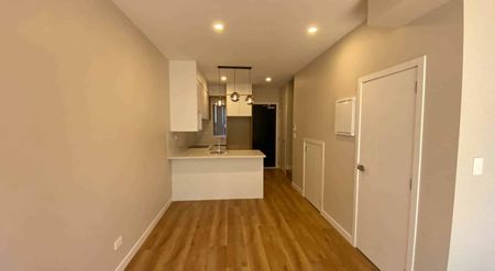 Brand new house in Central Glenfield - Photo 3