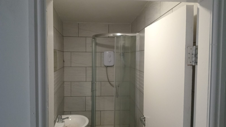 1 bedroom in a house share to rent - Photo 3