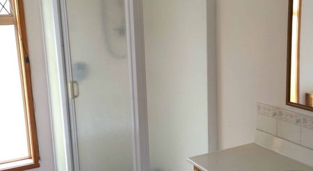 3 Bedroom Family Brick Home - Photo 4