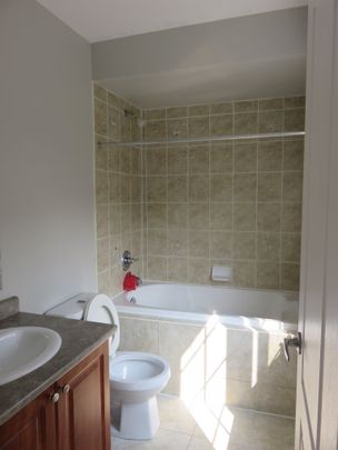 For Lease - 617 Country Glen Road Unit# Coach House, Markham, Ontario - Photo 1