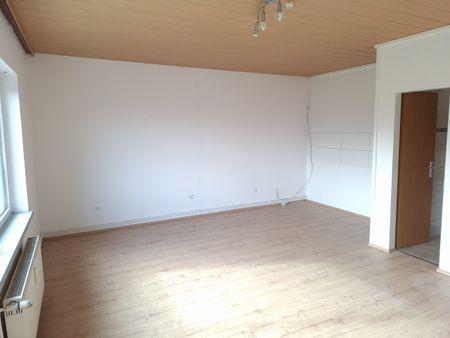 1 Zimmer Wohnung mit Balkon und Parkplatz - Photo 2