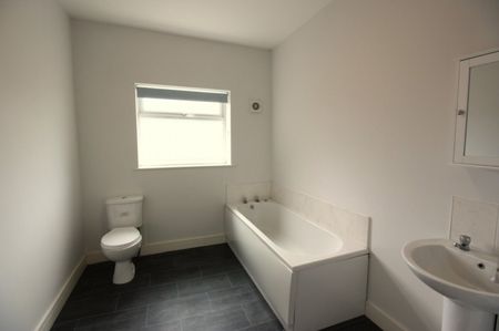 2 bed Terraced - To Let - Photo 4