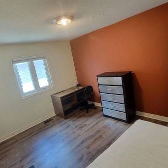 PRIVATE ROOMS IN THE GTA FOR RENT: FemaIe Student ideal - Photo 4