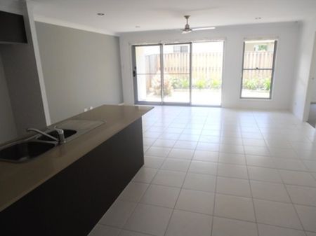 1/1 Warilla View, Blacks Beach - Photo 3