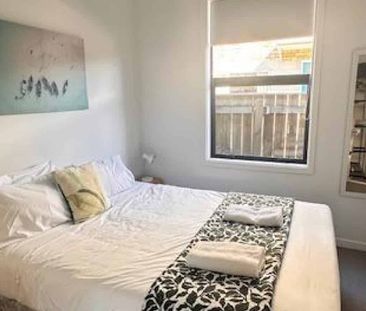 Fully Furnished Lock up and Leave - Photo 3
