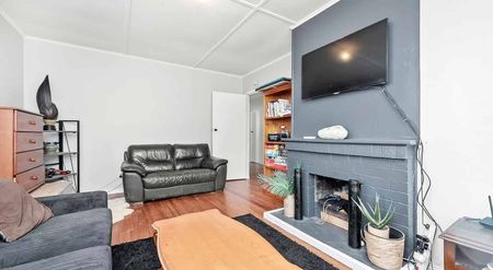 Charming Family Home in Naenae - Photo 2