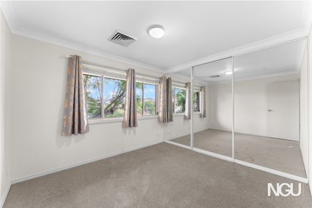 Modern Three Bedroom Townhouse With Unbeatable Convenience! - Photo 4