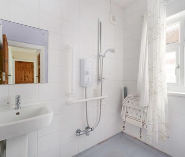 3 bedroom House To Let Total Size: 1037 SQ FT - Photo 2