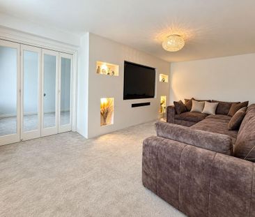 4 bedroom detached house to rent - Photo 2