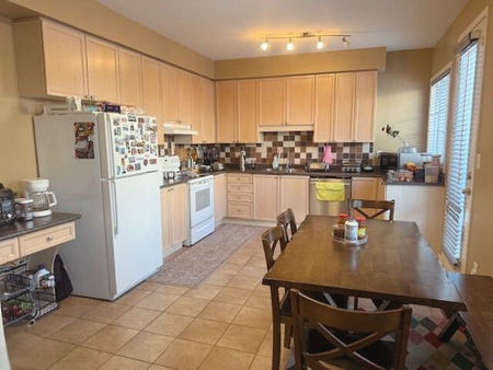 For Lease - 5923 Blue Spruce Avenue, Burlington, Ontario - Photo 2