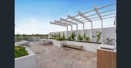 Modern Apartment with Prime Location in Toowong. $800 per week, increase to $850 on 16/07/2026. - Photo 5