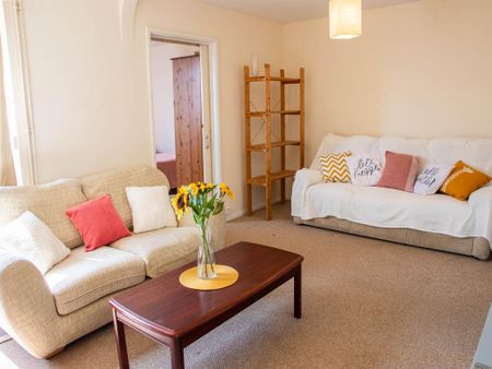 4 bedroom house to rent - Photo 2