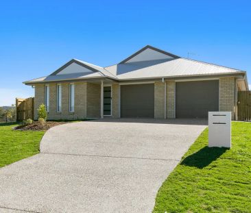 “Modern Duplex in Collingwood Park!” - Photo 2