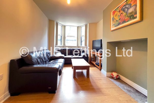 5 Bedroom Mid Terraced House for rent in Bennett Road - Photo 1